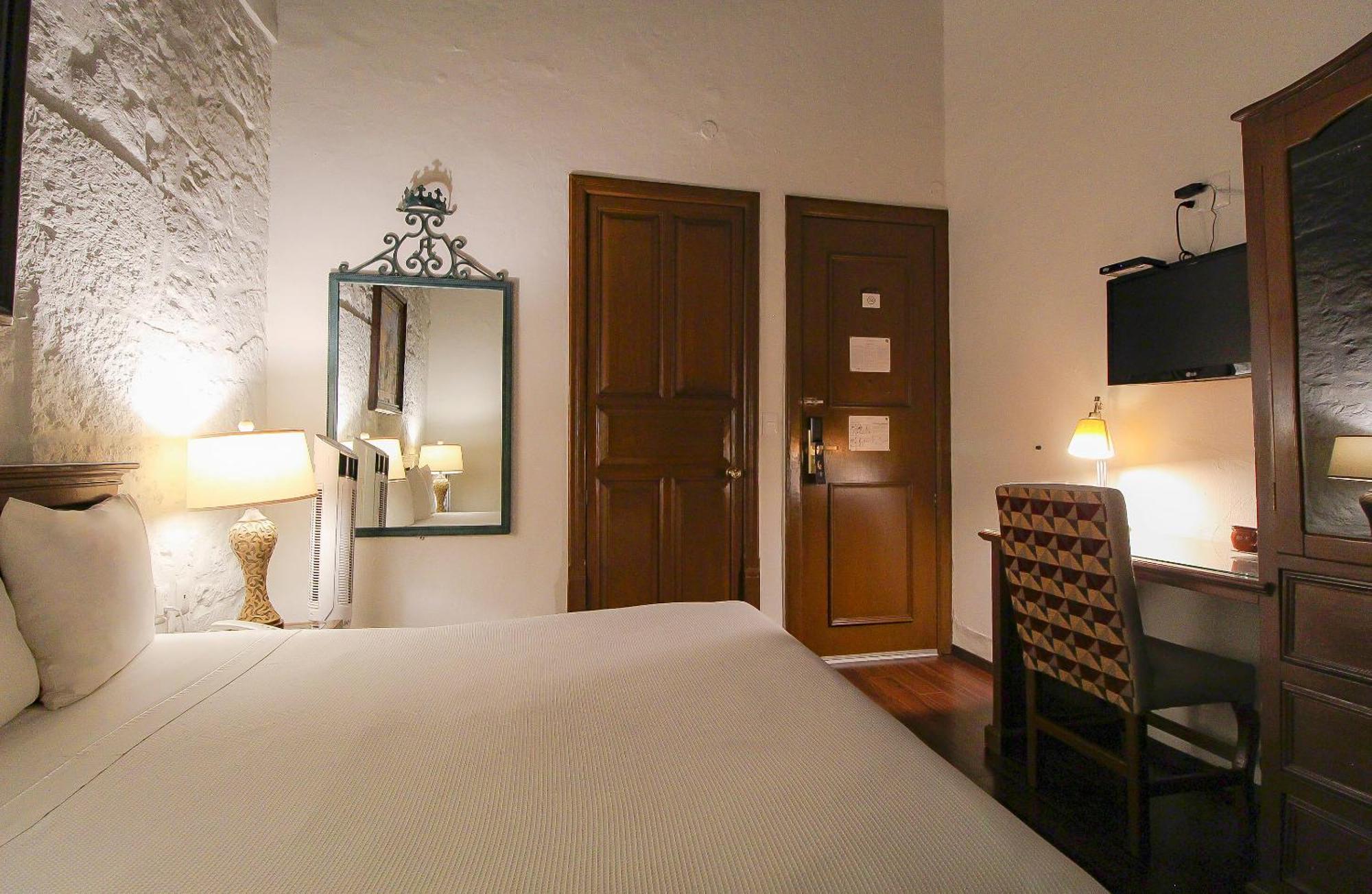 Hotel Casino Morelia Bagian luar foto