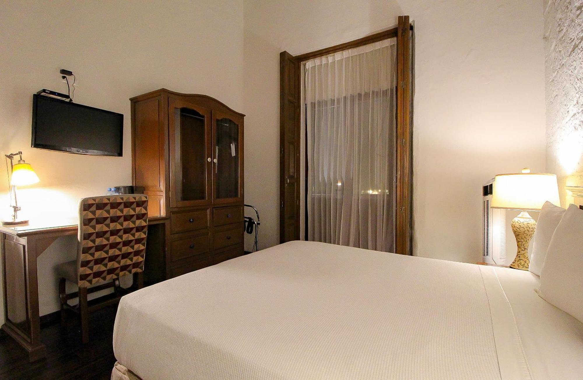 Hotel Casino Morelia Bagian luar foto