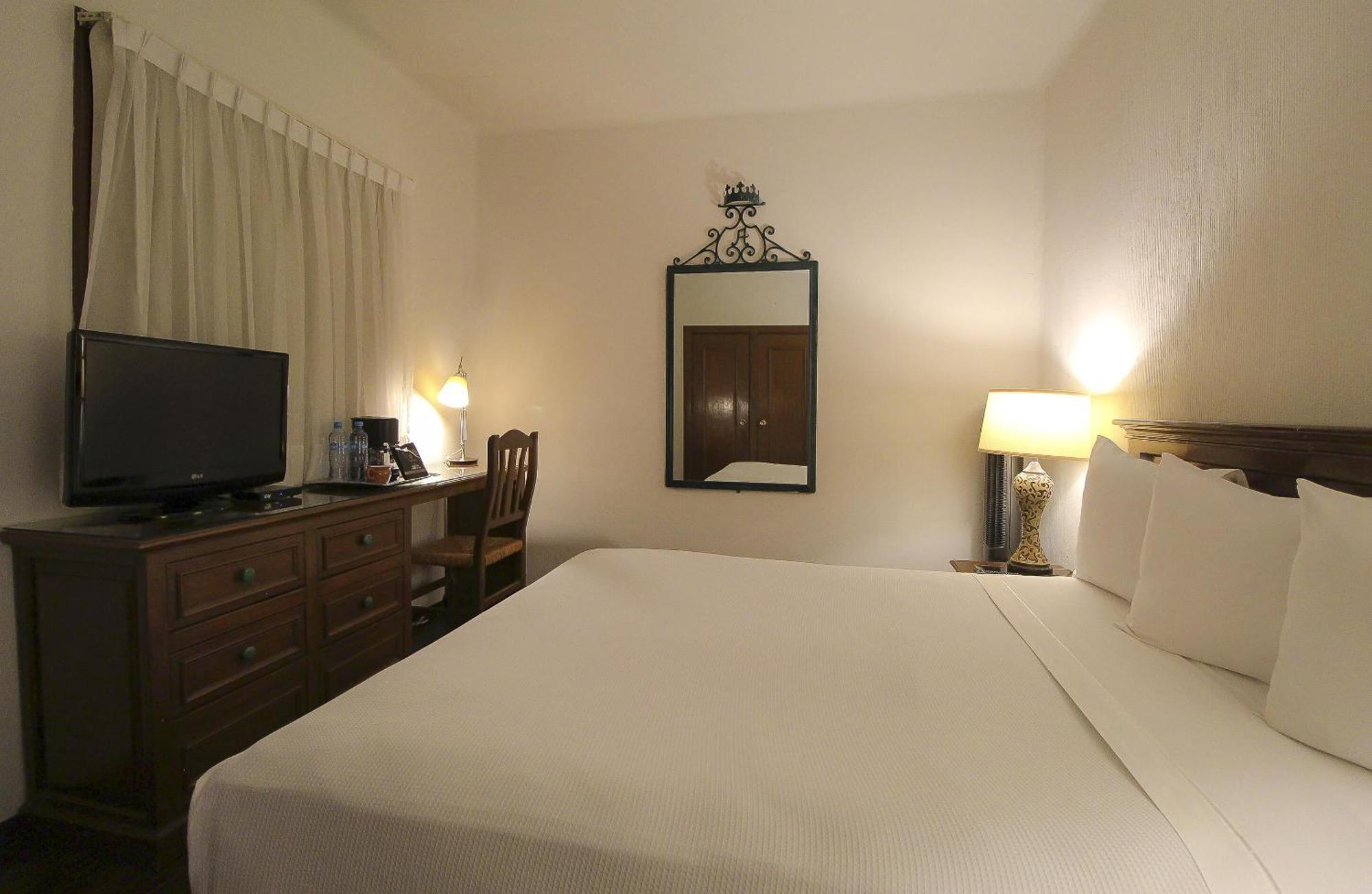 Hotel Casino Morelia Bagian luar foto